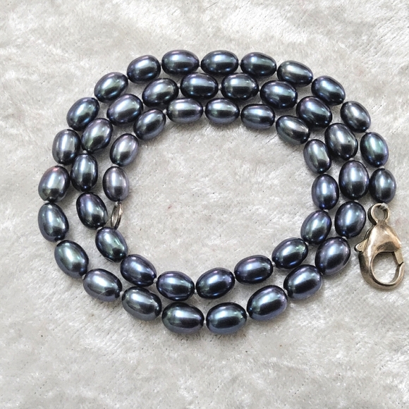 Sterling Graduated Blue Peacock Pearl Necklace - Picture 2 of 9